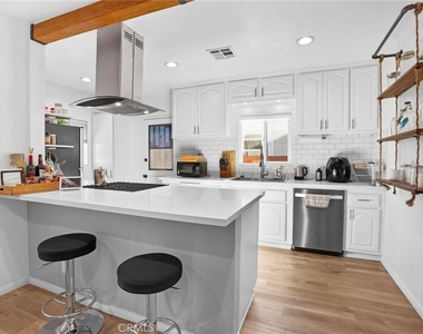 331 E 65th - Photo Thumbnail 6