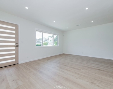 4534 Lennox - Photo Thumbnail 2