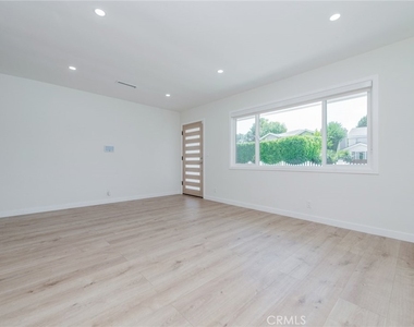 4534 Lennox - Photo Thumbnail 3