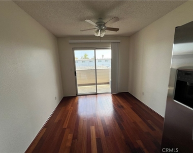 569 E St - Photo Thumbnail 5
