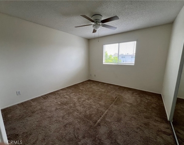 569 E St - Photo Thumbnail 7
