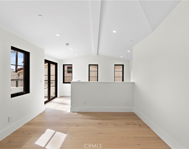 434 1/2 Goldenrod Avenue - Photo Thumbnail 13