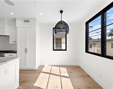 434 1/2 Goldenrod Avenue - Photo Thumbnail 8