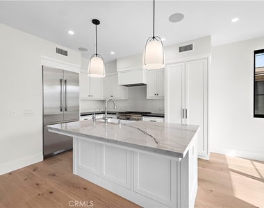 434 1/2 Goldenrod Avenue - Photo Thumbnail 7
