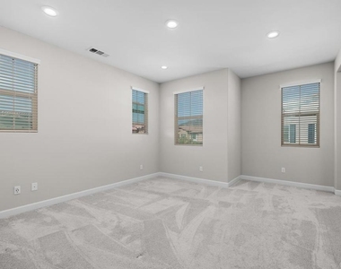1137 Delpy View Point - Photo Thumbnail 8