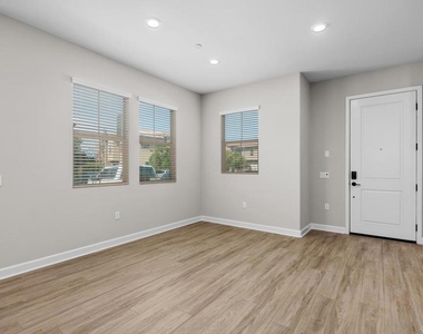 1137 Delpy View Point - Photo Thumbnail 6