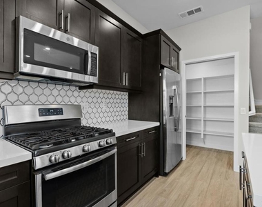 1137 Delpy View Point - Photo Thumbnail 1