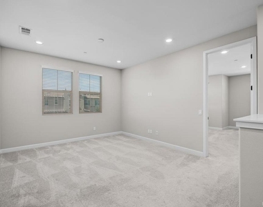 1137 Delpy View Point - Photo Thumbnail 10
