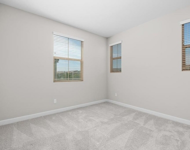 1137 Delpy View Point - Photo Thumbnail 12