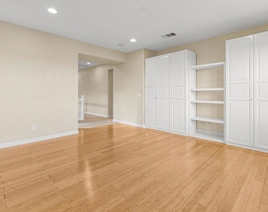 851 Antilla Way - Photo Thumbnail 20