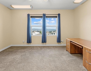 851 Antilla Way - Photo Thumbnail 28