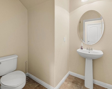 851 Antilla Way - Photo Thumbnail 13