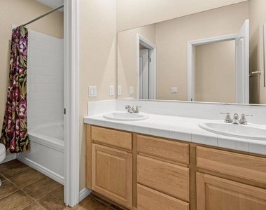 851 Antilla Way - Photo Thumbnail 23
