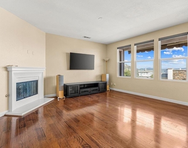 851 Antilla Way - Photo Thumbnail 7