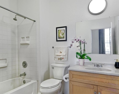 516 Martha Street - Photo Thumbnail 8