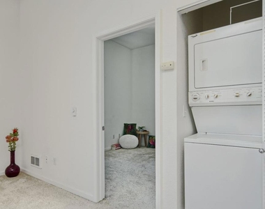 516 Martha Street - Photo Thumbnail 4