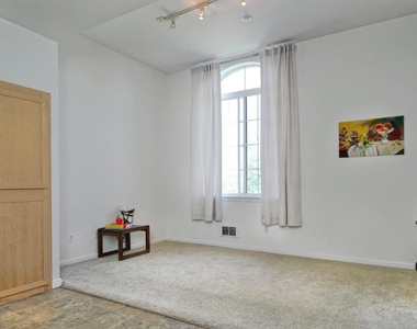 516 Martha Street - Photo Thumbnail 3