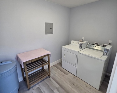 8371 Bennett Avenue - Photo Thumbnail 10