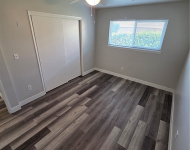 8371 Bennett Avenue - Photo Thumbnail 7