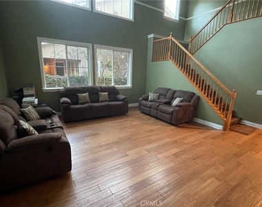27139 Tube Rose Street - Photo Thumbnail 2