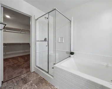 1366 Thunderbolt Lane - Photo Thumbnail 11