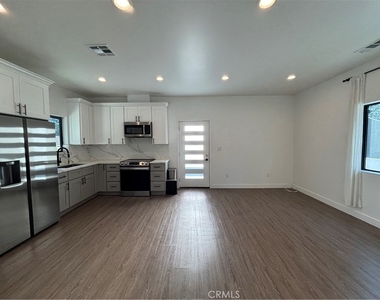 1668 Glen Avenue - Photo Thumbnail 5