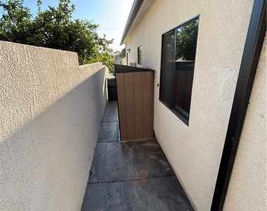 1668 Glen Avenue - Photo Thumbnail 2