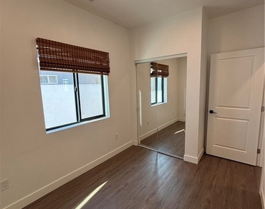 1668 Glen Avenue - Photo Thumbnail 11