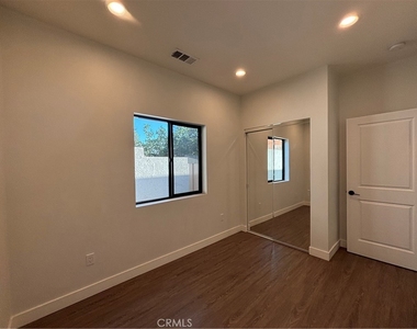 1668 Glen Avenue - Photo Thumbnail 12