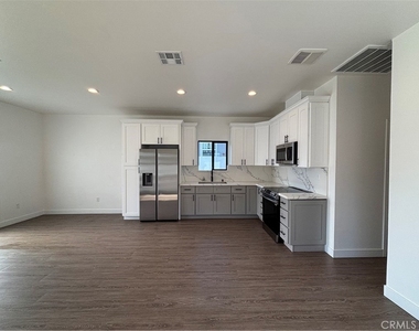 1664 Glen Avenue - Photo Thumbnail 2