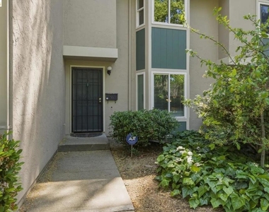 1245 Pine Creek Way - Photo Thumbnail 24