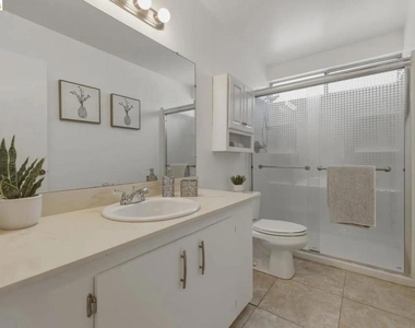 1245 Pine Creek Way - Photo Thumbnail 21
