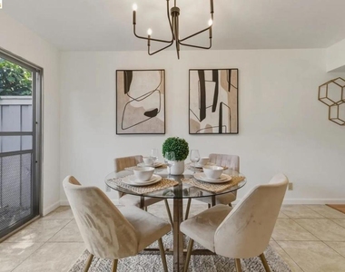1245 Pine Creek Way - Photo Thumbnail 7