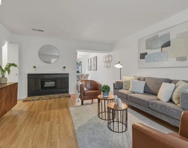 1245 Pine Creek Way - Photo Thumbnail 3