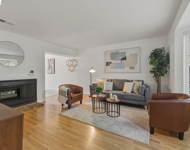 1245 Pine Creek Way - Photo Thumbnail 2