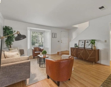 1245 Pine Creek Way - Photo Thumbnail 4
