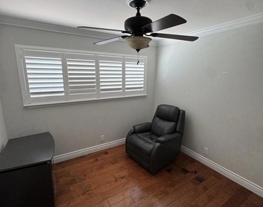 1250 Cape Cod Way - Photo Thumbnail 9