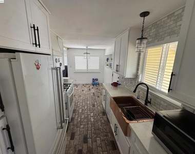 1250 Cape Cod Way - Photo Thumbnail 5