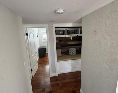 1250 Cape Cod Way - Photo Thumbnail 3