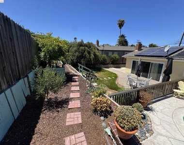 1250 Cape Cod Way - Photo Thumbnail 20