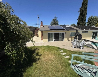 1250 Cape Cod Way - Photo Thumbnail 22