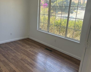 2119 Sugartree Dr - Photo Thumbnail 6