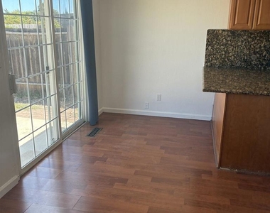 2119 Sugartree Dr - Photo Thumbnail 4