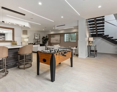 1849 Coldwater Canyon Drive - Photo Thumbnail 25