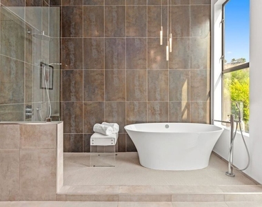 1849 Coldwater Canyon Drive - Photo Thumbnail 14