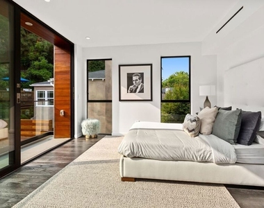 1849 Coldwater Canyon Drive - Photo Thumbnail 17