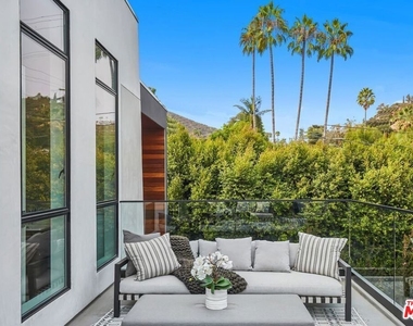 1849 Coldwater Canyon Drive - Photo Thumbnail 20