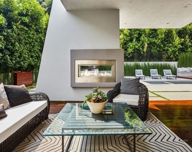 1849 Coldwater Canyon Drive - Photo Thumbnail 35