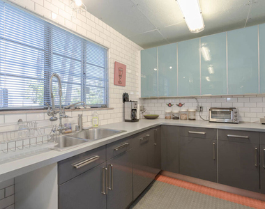 10959 Strathmore Drive - Photo Thumbnail 17