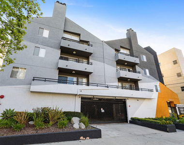 1626 Malcolm Avenue - Photo Thumbnail 12